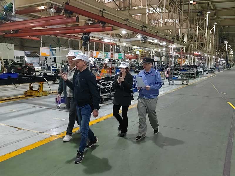 Azerbaijan customers visit Qingling factory to deepen cooperation