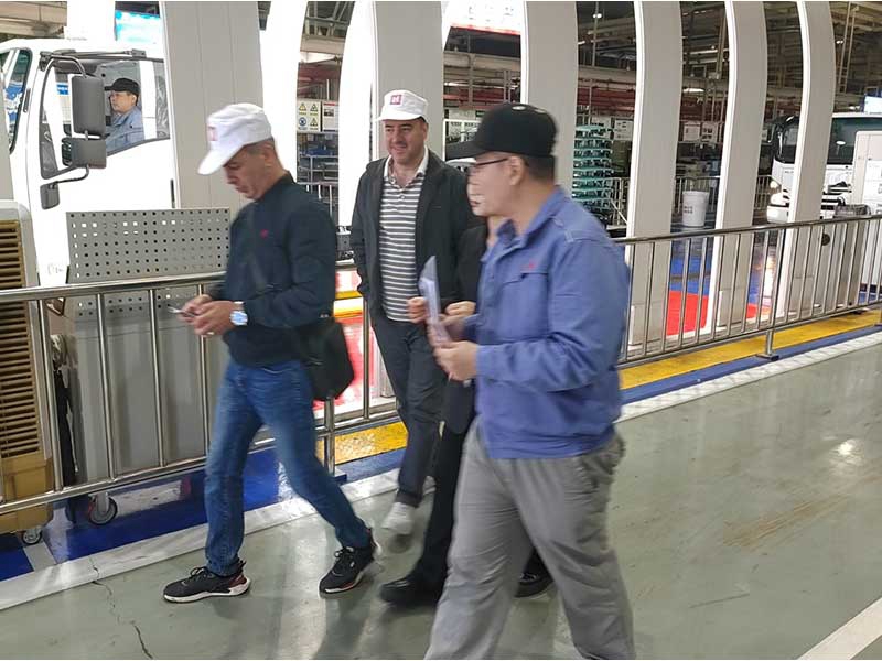 Azerbaijan customers visit Qingling factory to deepen cooperation