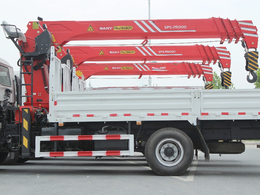 Azerbaijan Isuzu 10tons Palfinger crane mounted truck