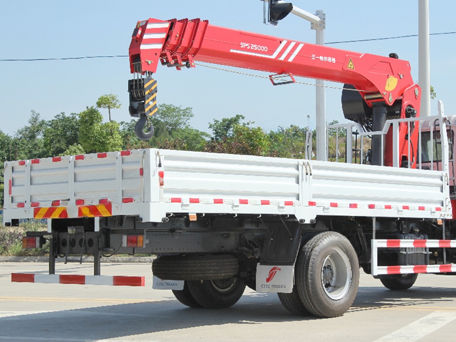 Azerbaijan Isuzu 10tons Palfinger crane mounted truck