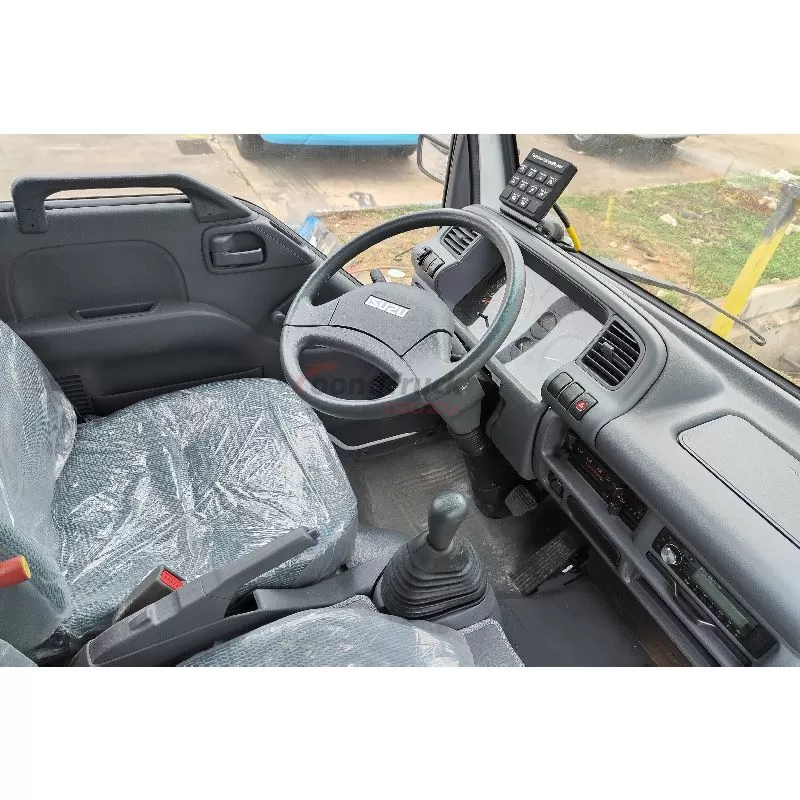 Isuzu NQR NKR 100P light truck chassis