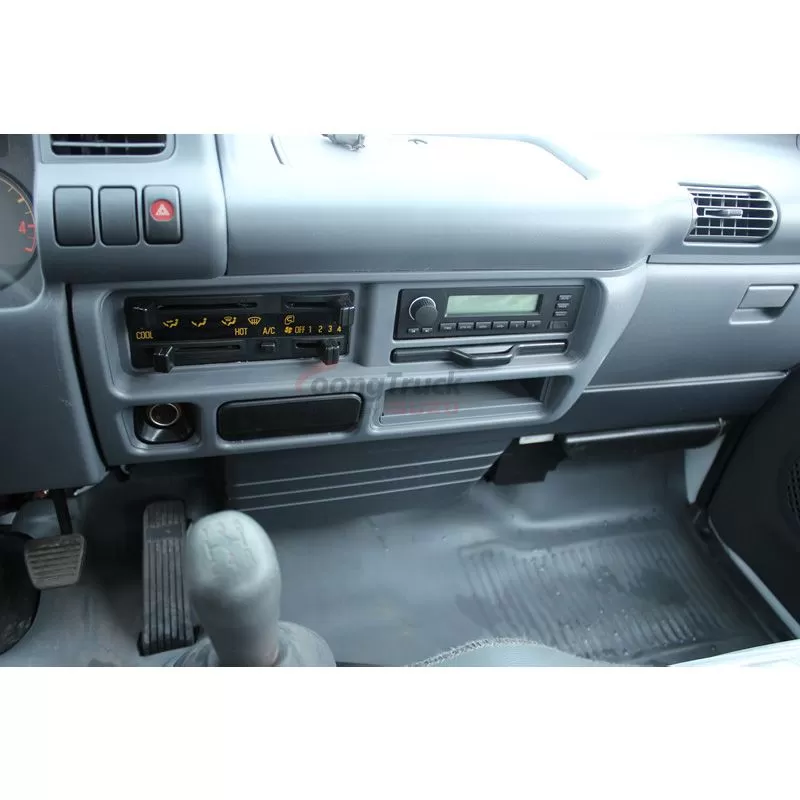 Isuzu NQR NKR 100P light truck chassis