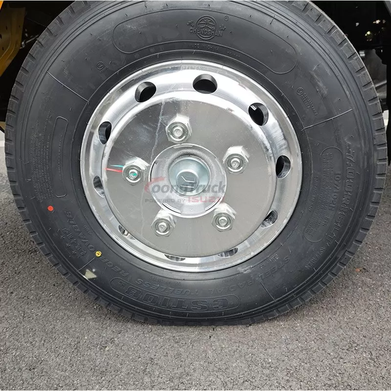 Best Selling New Light Commercial Vehicle Top Quality Cabin Chassis Diesel Fuel 4x2 Drive Wheel Left Steering