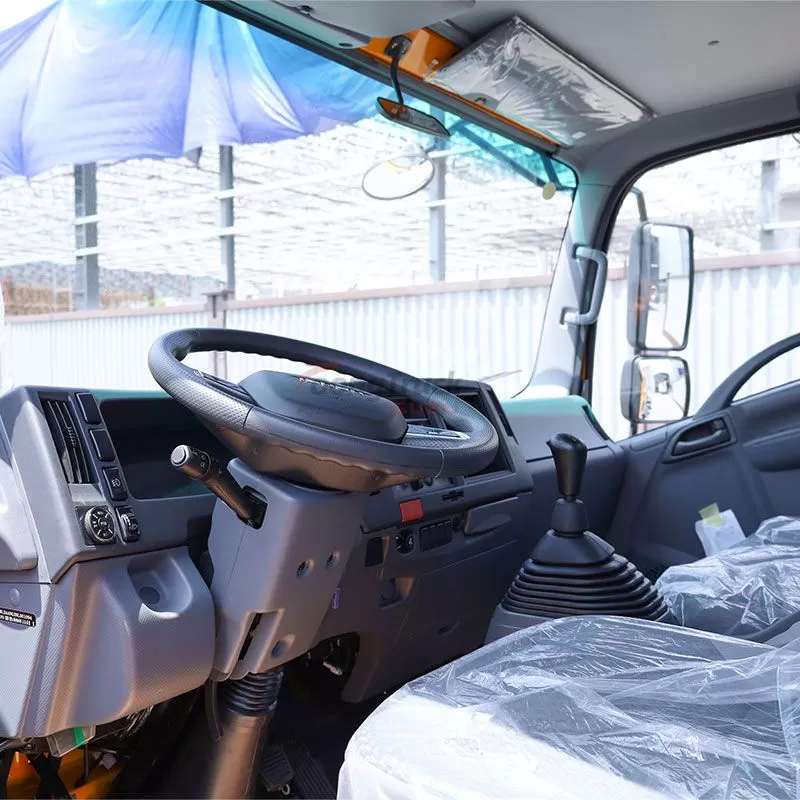 Isuzu 700P Chassis: Heavy-Duty Foundation for Commercial Vehicle Innovation