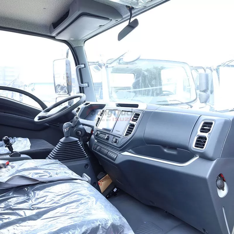Isuzu M100 Light Truck – Compact Design, Efficient Performance for Urban Delivery & Small Business Logistics