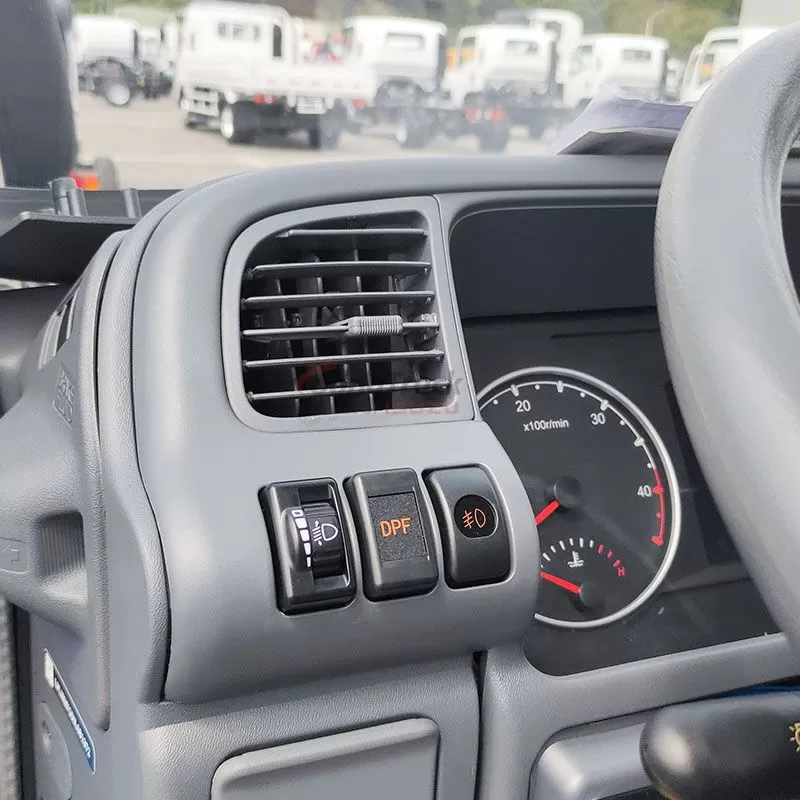 Unveiling the ISUZU 100p Chassis: Superior Durability and Reliability for Your Business Needs