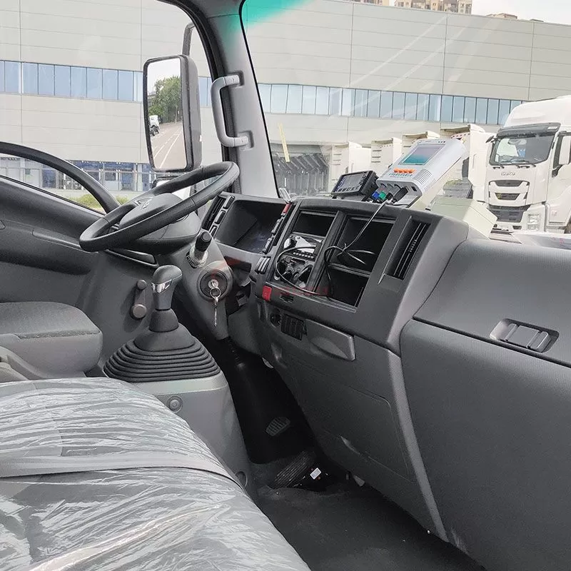 ISUZU KV100 4x2 120hp 4Ton 5Ton Refrigerated Van Truck Refrigerator Cargo Truck for Cold Chain Transportation