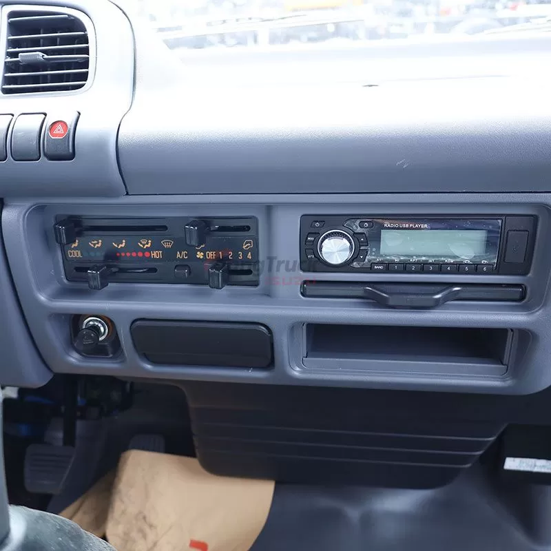 Isuzu Light Truck 100P NKR double-row chassis