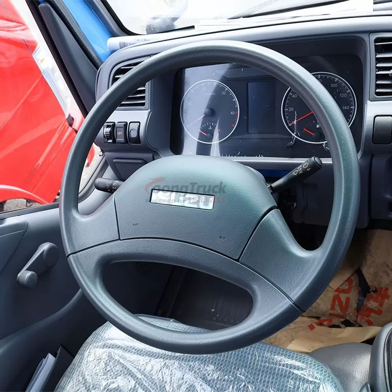 Isuzu Light Truck 100P NKR double-row chassis