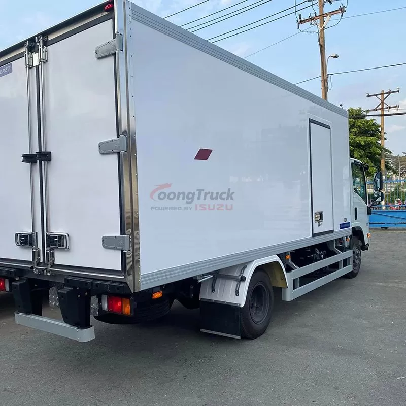 China Qingling ISUZU 7T freezer NPR Truck ThermoKing Carrier optional