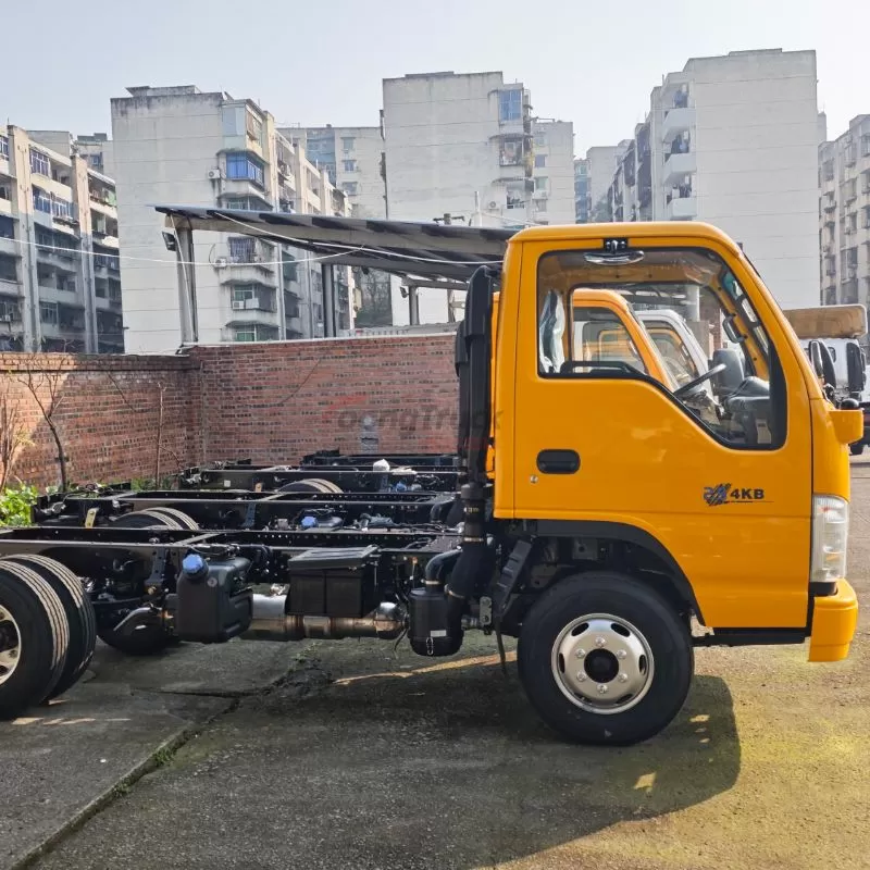 100p Nkr 4X2 Diesel Type Chassis Cargo Truck Chassis for Isuzu