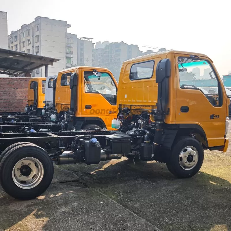 100p Nkr 4X2 Diesel Type Chassis Cargo Truck Chassis for Isuzu