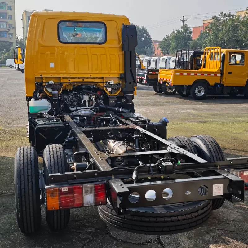 100p Nkr 4X2 Diesel Type Chassis Cargo Truck Chassis for Isuzu