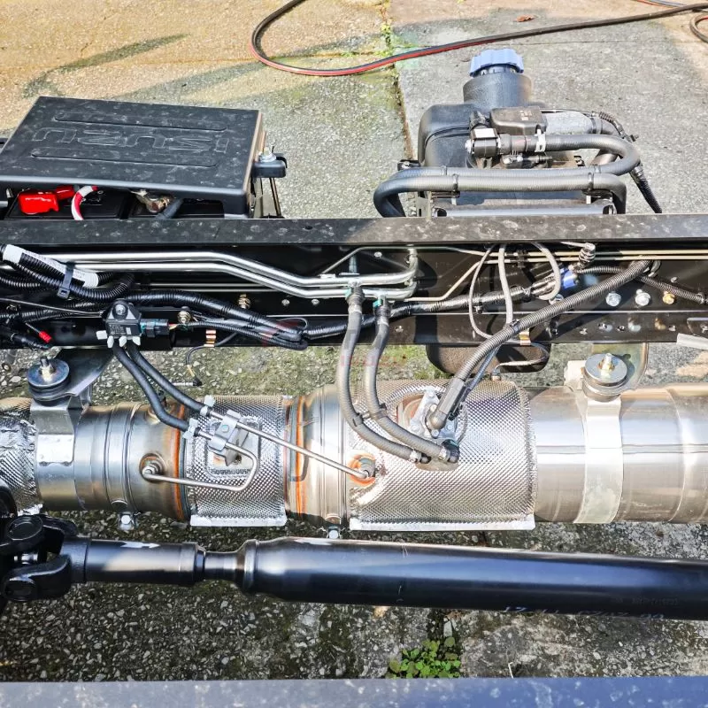 100p Nkr 4X2 Diesel Type Chassis Cargo Truck Chassis for Isuzu