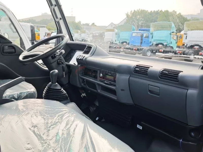 High-Quality Isuzu 100p 130HP 3.6m One Row Truck Chassis