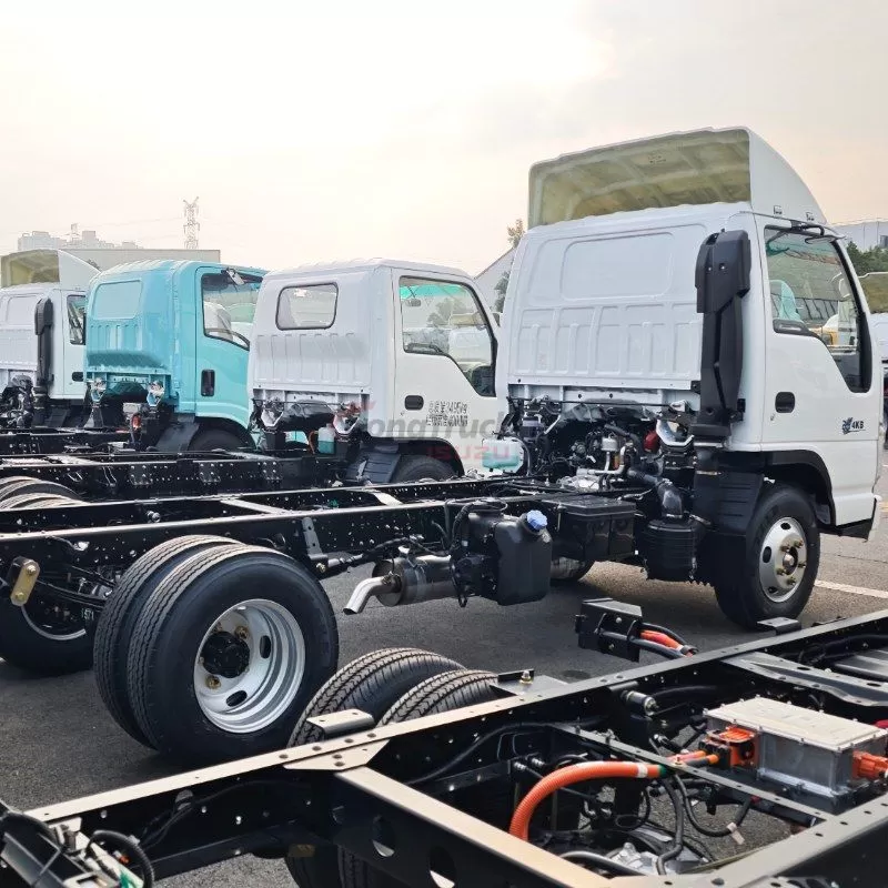5–10 Ton Payload — Isuzu 100P Truck Chassis