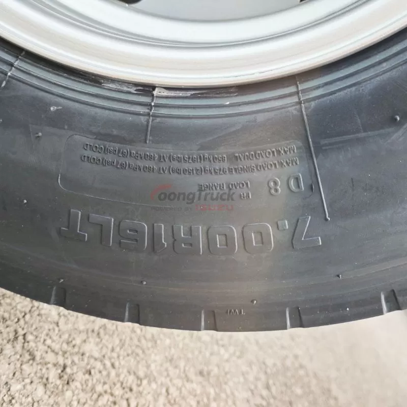 5–10 Ton Payload — Isuzu 100P Truck Chassis