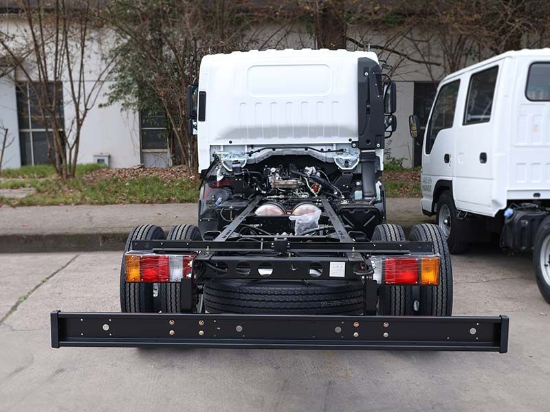 Isuzu 120HP 4×2 Light Truck Chassis for 3-6 Ton Loads