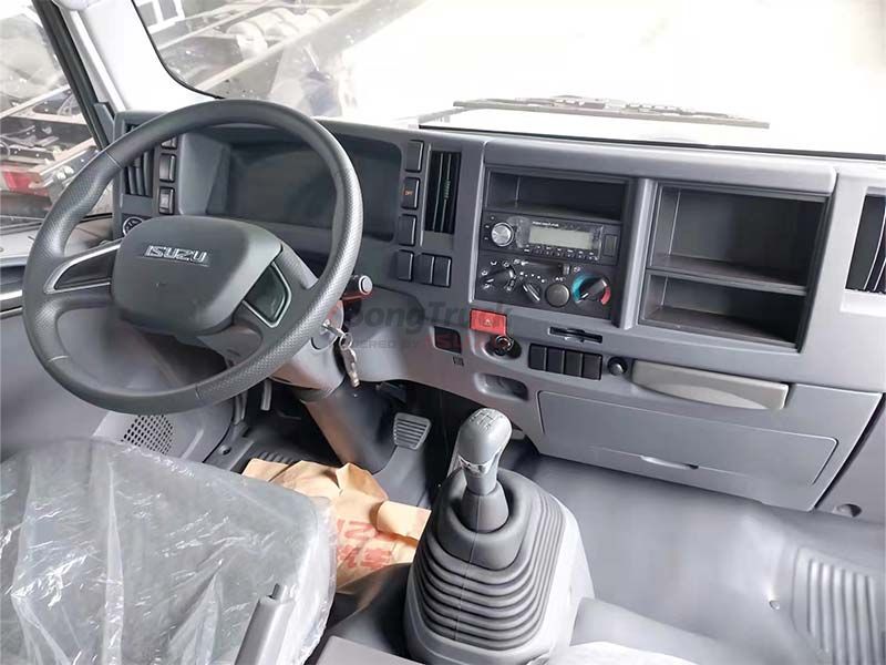 Isuzu 120HP 4×2 Light Truck Chassis for 3-6 Ton Loads
