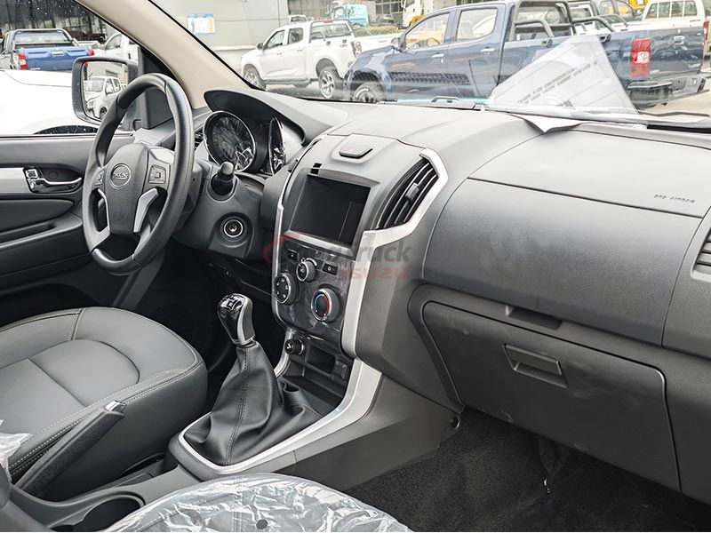 Powerful Isuzu Taga T28 Pickup for Sale with 3.0T Diesel Engine
