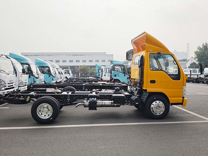 Best Selling New Light Commercial Vehicle Beautiful Quality Cabin Chassis Diesel Fuel 4x2 Drive Wheel Left Steering