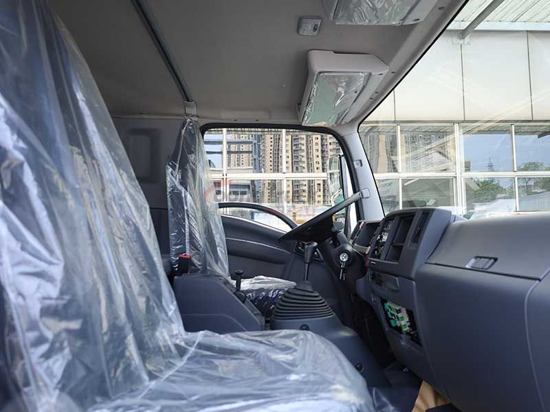 Qingling ISUZU F series FTR Model 10-15T Payload Truck chassis
