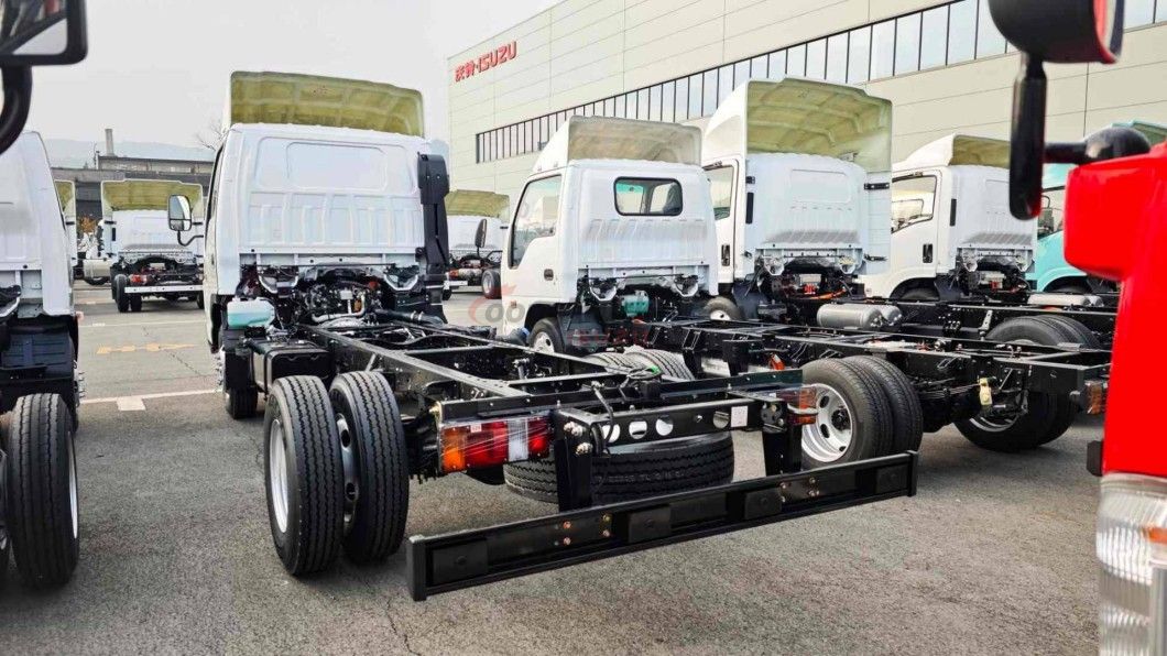 High-Quality Isuzu 100p 130HP 3.6m One Row Truck Chassis