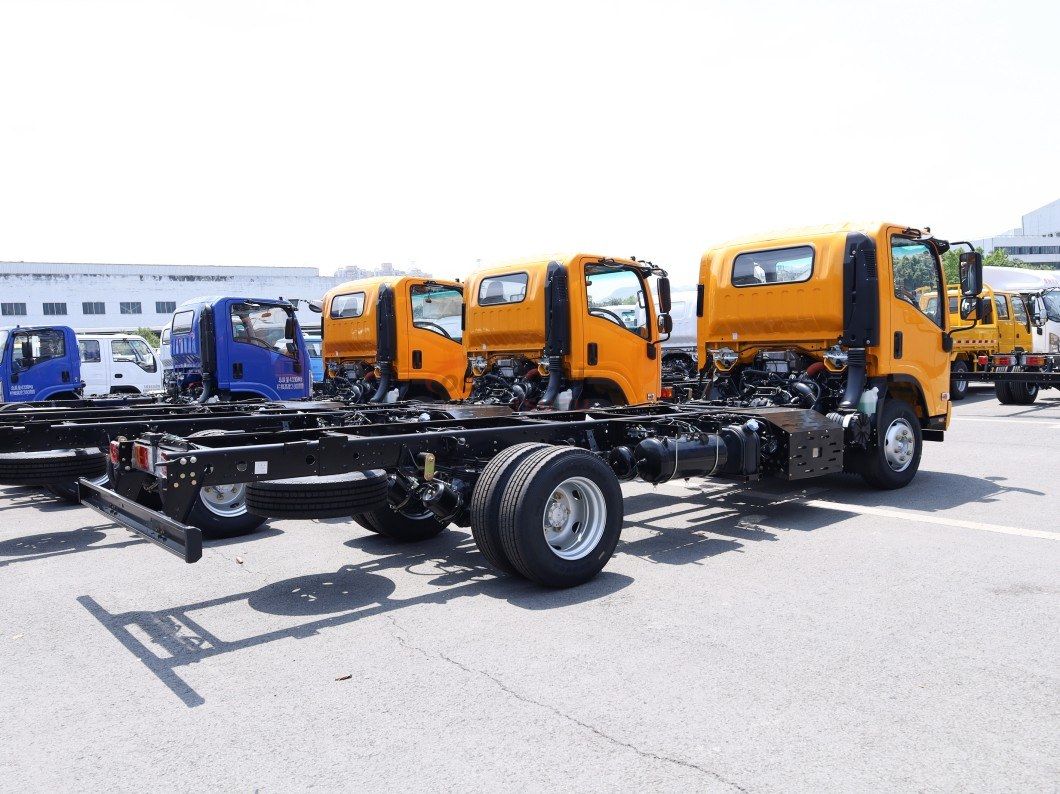 Payload 8.1-11.4T — Isuzu NPR 700P Truck Chassis