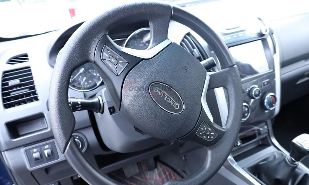 2.2–3.4 Ton Payload — Isuzu pickup truck