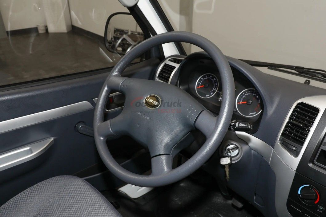 Jinbei Haice Light Passenger Vehicle Gasoline Van 1.6L 122HP L4 for Passenger Transport or Freight Business Delivery Van