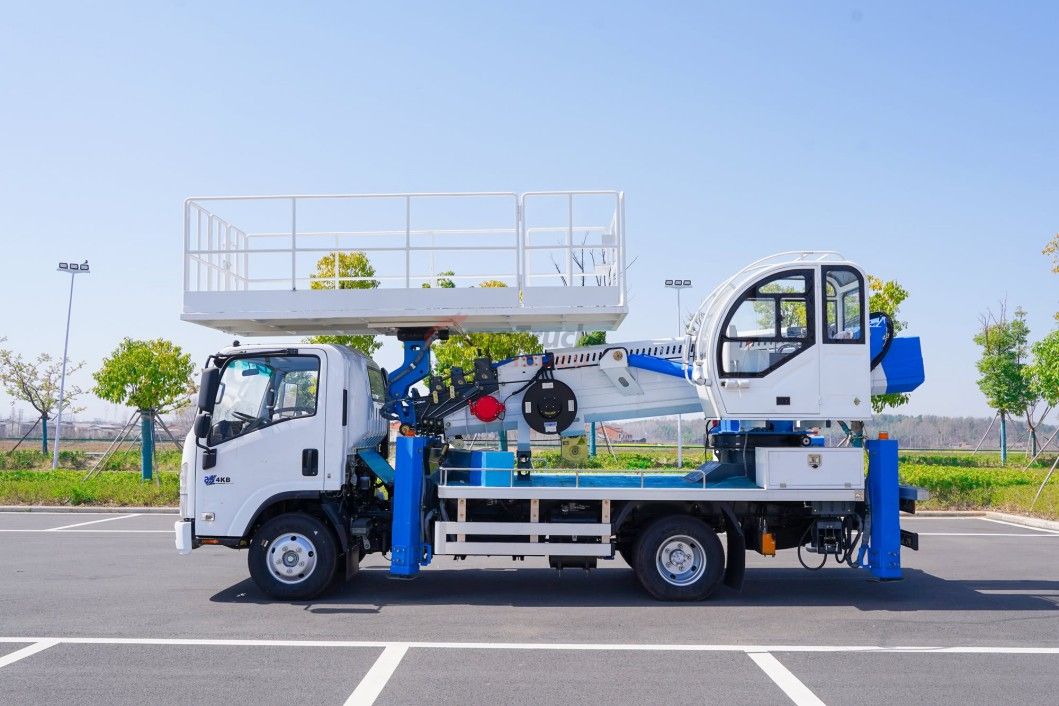Isuzu 23 Meter, 5 Section Boom Large Aerial Work Platform